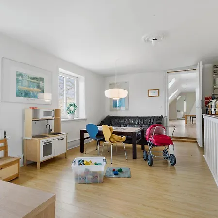 Pet Friendly In With Kitchen *