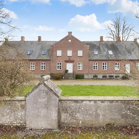 Holiday home Pet Friendly In With Kitchen *