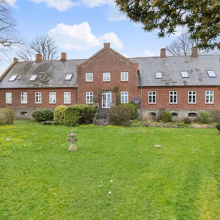 Pet Friendly In With Kitchen Holiday home *