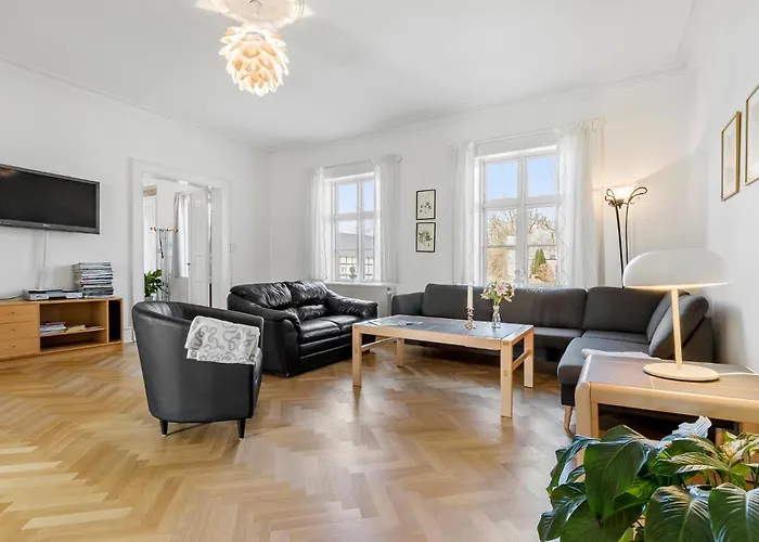 Pet Friendly In With Kitchen Rønde